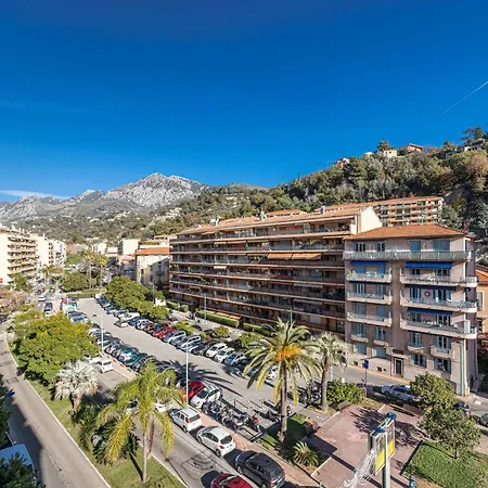 Bed and breakfast Intercontinental Superbe Avec Piscine