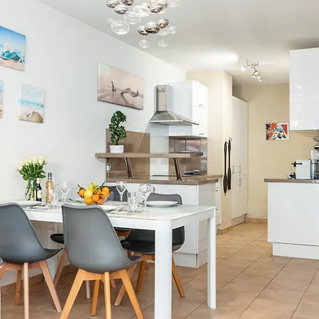 Bed and breakfast Intercontinental Superbe Avec Piscine 4*