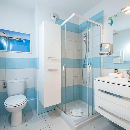 Intercontinental Superbe Avec Piscine Panzió 4*
