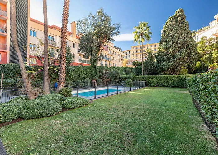 Intercontinental Superbe Avec Piscine 4* 芒通
