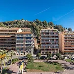 Bed & Breakfast Intercontinental Superbe Avec Piscine 4*