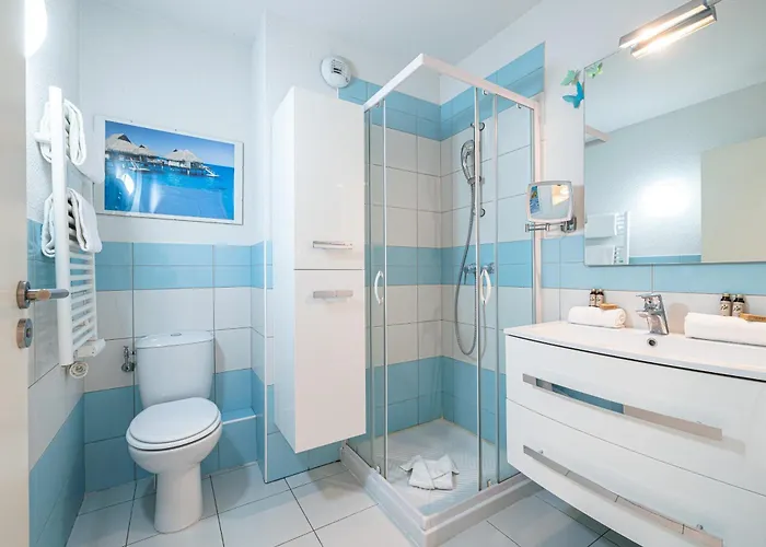 Intercontinental Superbe Avec Piscine Bed & Breakfast 4*